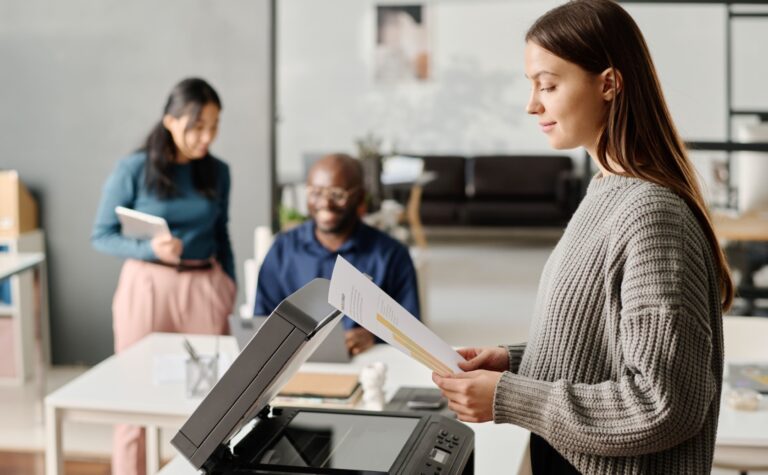 What is the Selling Price of the Konica Minolta Bizhub C651i?